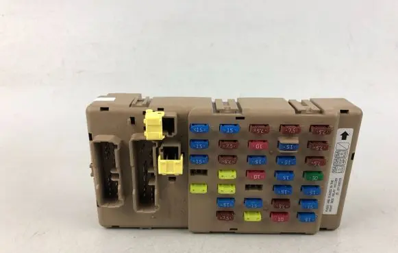 Subaru Outback Fuse module 6111196