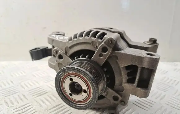 Toyota Avensis T250 Generator/alternator 270600G011