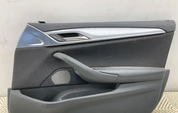 BMW 5 G30 G31 Front door card panel trim