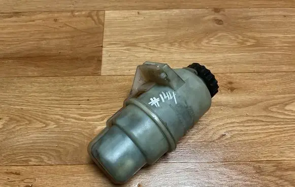 Dodge Journey Power steering fluid tank/reservoir 4743676AD