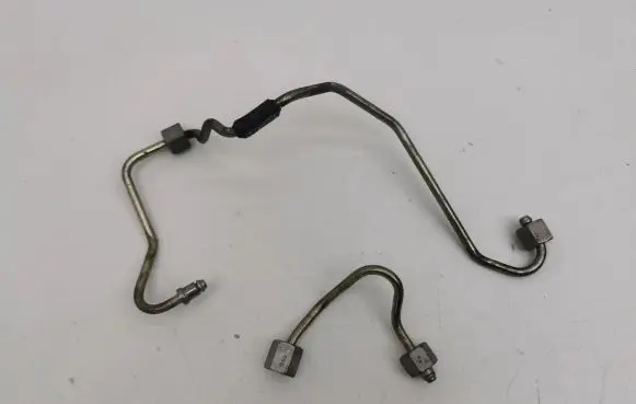Fuel injector supply line/pipe