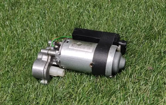 BMW X5 E53 Steering column adjust motor 6903945 67646903945 0390201667