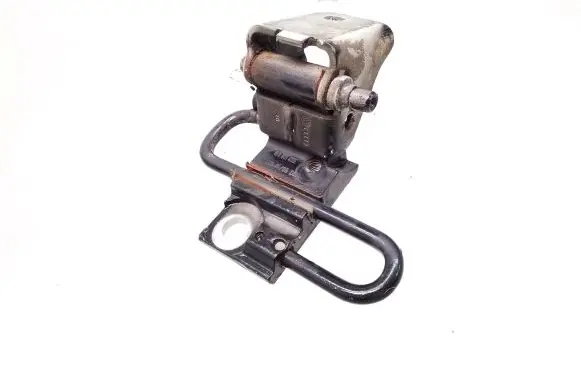 Audi A4 S4 B7 8E 8H Front door lower hinge 8E0831412E