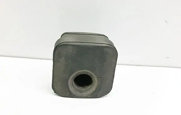 Audi A4 S4 B5 8D Radiator mount bracket 8D0121276