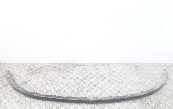 Front bumper lip