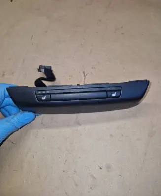 BMW 1 E81 E87 Seat heating switch 6962604 110187 03743670