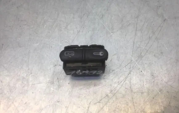 Volkswagen Polo Central locking switch button 6H0962125