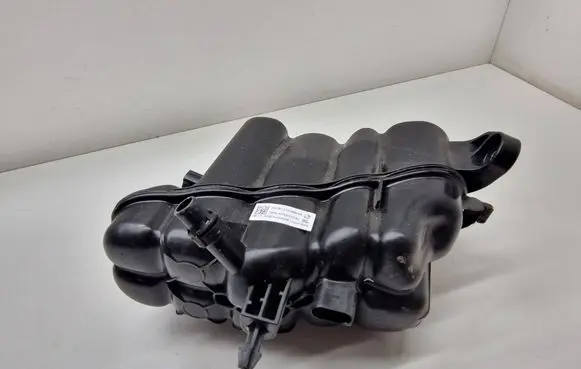 Coolant expansion tank/reservoir