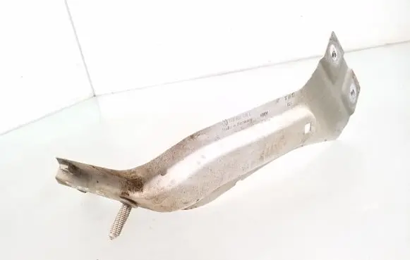 Fender mounting bracket