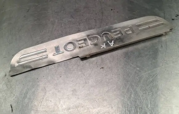Peugeot 407 Rear sill trim cover