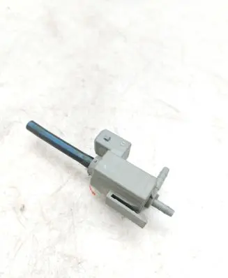 BMW 7 E65 E66 Vacuum valve 7516376 70012400 011339