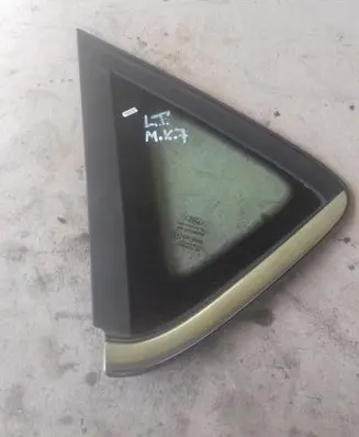 Rear side window