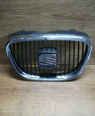 Seat Altea Front bumper upper radiator grill
