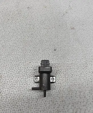 Opel Vivaro Turbo solenoid valve 8200762162