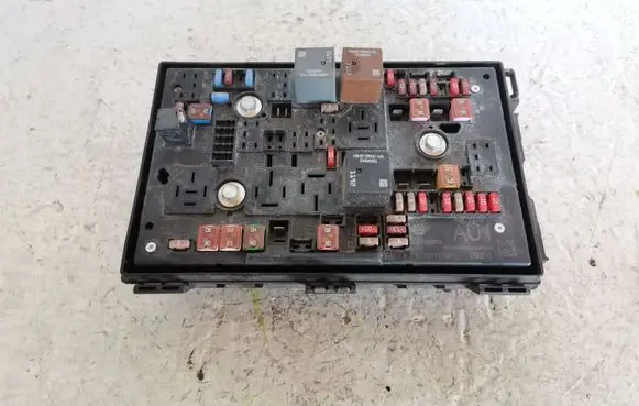Chevrolet Volt I Fuse module 22785253