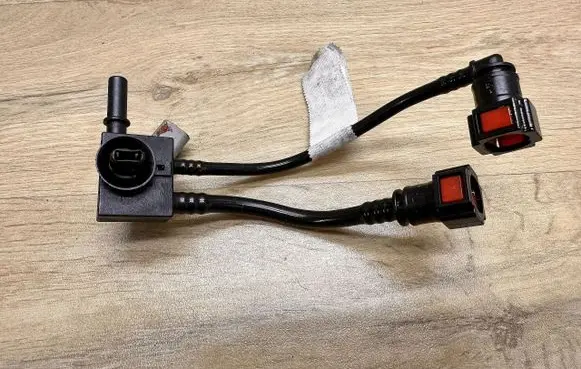 Renault Master II Fuel line pipe 16639DB001 7701058137