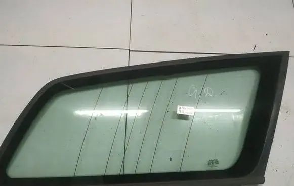 Volvo V50 Rear side window as2