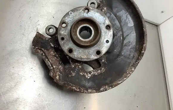 Nissan Qashqai Front wheel hub 