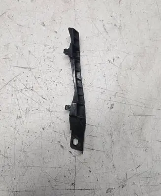 Front bumper mounting bracket