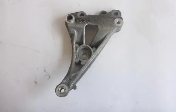 Peugeot 308 A/C compressor mount bracket 758078180