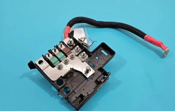 Positive cable (battery)