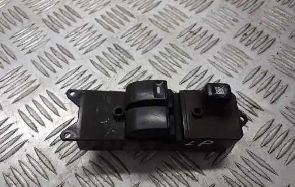 Mitsubishi Colt Electric window control switch 8608A076