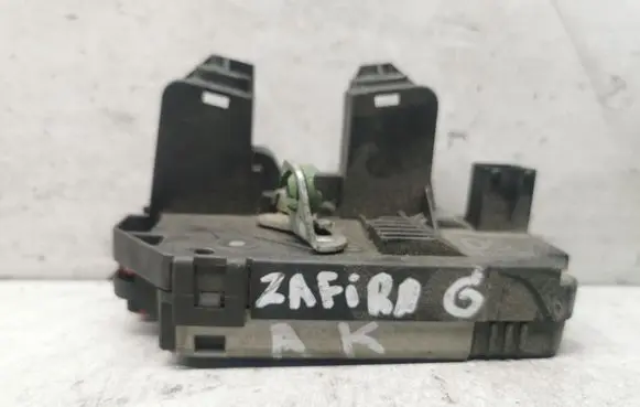 Opel Zafira A Rear door lock 24414134