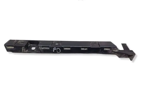BMW 1 E81 E87 Fender mounting bracket 7118160 51777118160