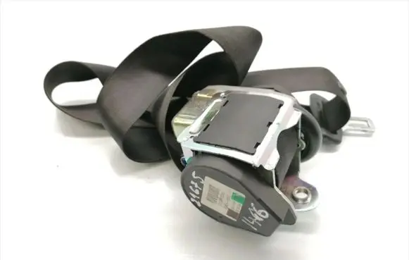 Volkswagen Touareg I Front seatbelt