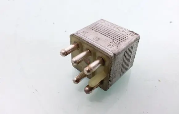 Mercedes-Benz E W124 Other relay 0015420219