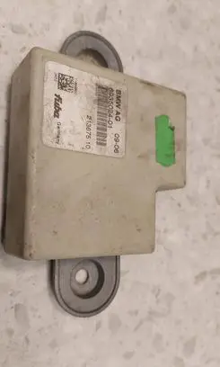 BMW 5 E60 E61 Antenna control unit 693502401 21367510 11896900