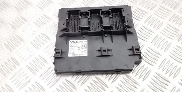 Volkswagen Jetta VI Comfort/convenience module 5K0937084H