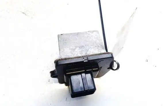 Suzuki Grand Vitara II Heater blower motor/fan resistor 