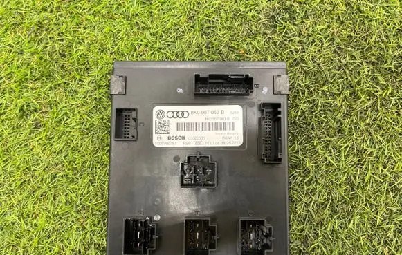Audi A4 S4 B8 8K Comfort/convenience module 8K0907063B
