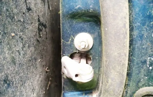 Rover 75 Rear door check strap stopper