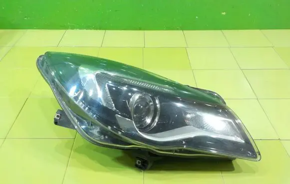 Opel Insignia A Headlight/headlamp 13409909