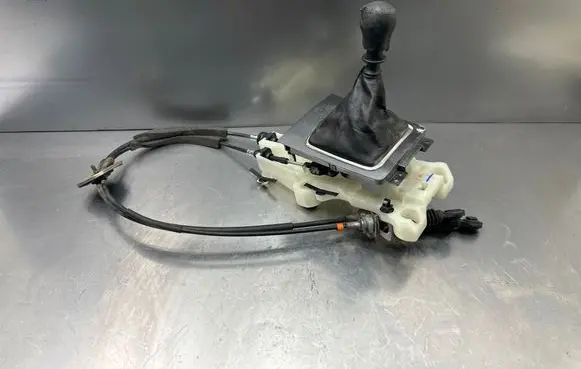 Mitsubishi Lancer X Gear shifter/selector 100802