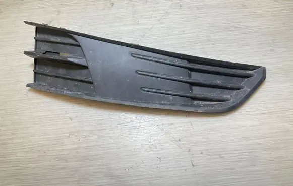 Skoda Fabia Mk3 (NJ) Front fog light trim/grill 6V0807368 128036600100 3200201