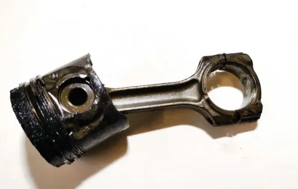 Peugeot 607 Piston with connecting rod