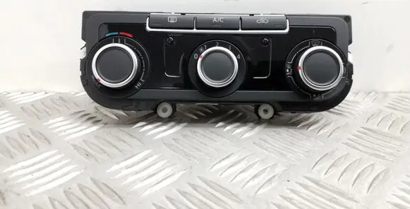 Volkswagen Jetta VI Climate control unit 7N0907426BG