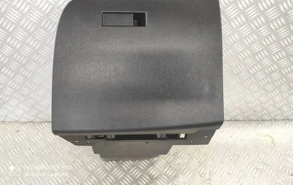Glove box