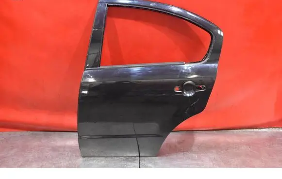 Suzuki SX4 Rear door