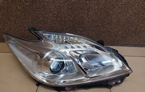 Toyota Prius (XW30) Headlight/headlamp 4731