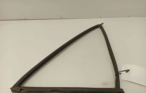 Mercedes-Benz COMPAKT W115 Rear vent window glass 