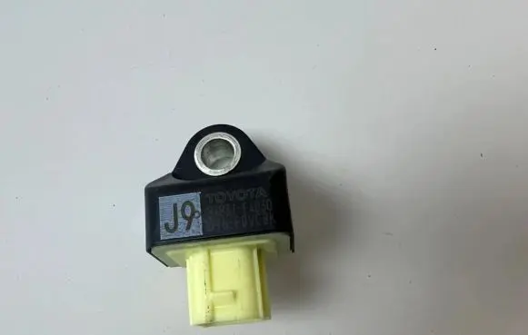 Toyota C-HR I Airbag deployment crash/impact sensor 89831F4030
