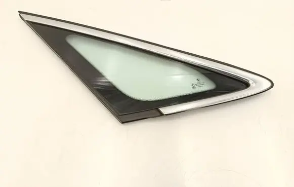 BMW 2 F46 Front triangle window/glass 7326156