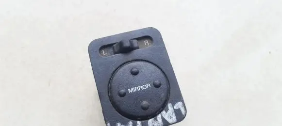 Hyundai Lantra II Wing mirror switch 9353028000 93530-28000
