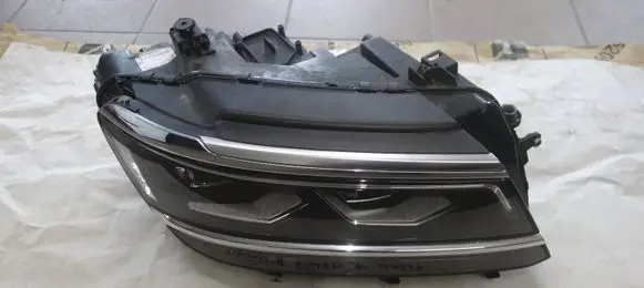 Volkswagen Tiguan Headlight/headlamp 5NB941082A 030110123600