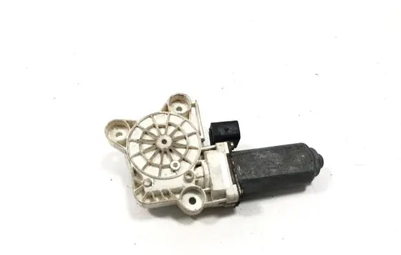 Mercedes-Benz E W210 Rear door window regulator motor A2118202342 053600902