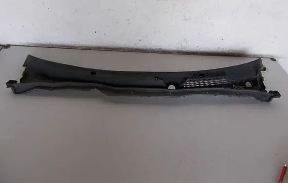Nissan Almera Tino Wiper trim 